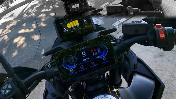 aoocci-blog-motorrad-zubehoer-dashcam-vs-carplay-auswahl